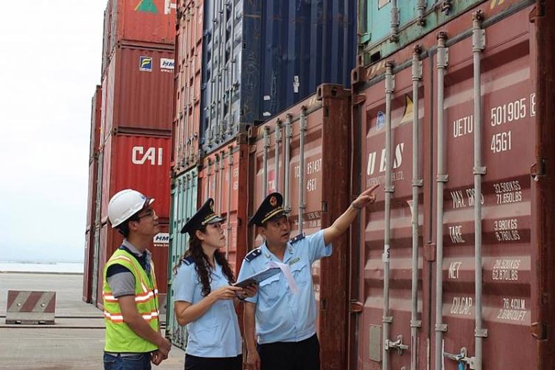 Các cơ quan chức năng đang tăng cường kiểm tra, giám sát để ngăn gian lận thương mại, bảo vệ thương hiệu gạo Việt Nam