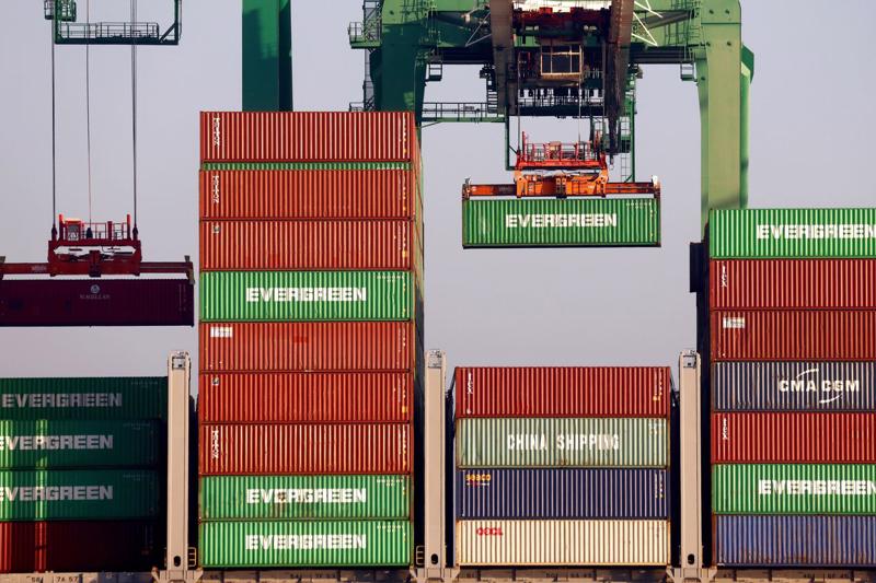 Trong đó, thâm hụt thương mại năm 2021 của Mỹ với Trung Quốc tăng 14,5% so với năm trước lên 355,3 tỷ USD - Ảnh: Getty Images