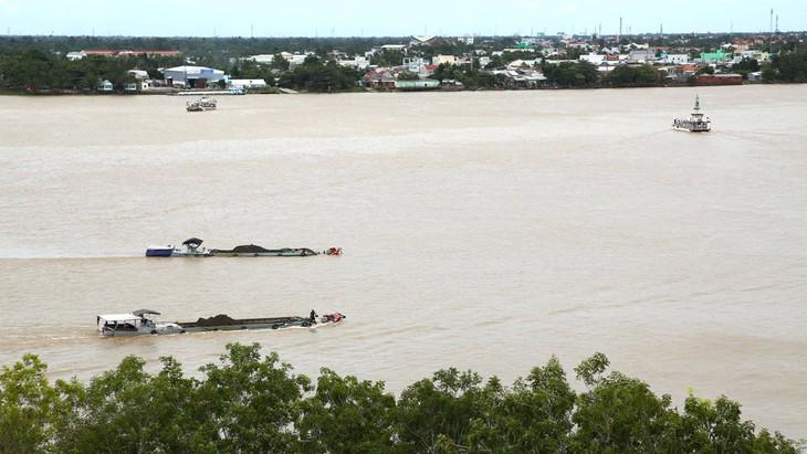 $375mln to go to inland waterway transport in Mekong Delta