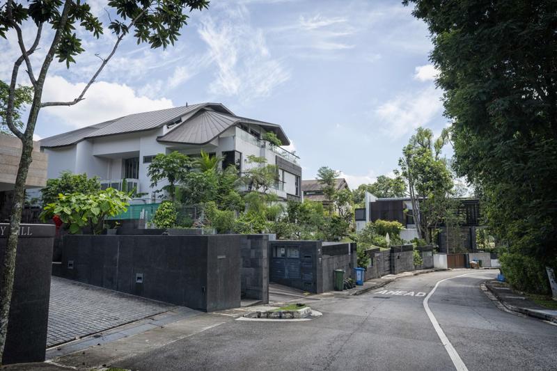  Những bungalow cao cấp ở khu Cluny Hill của Singapore - Ảnh: Bloomberg.