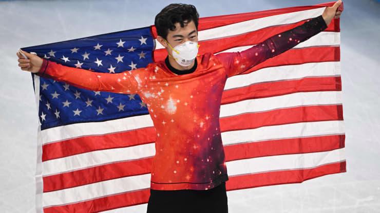 Vận động viên trượt băng Nathan Chen của đội Mỹ giành huy chương vàng tại Olympic mùa đông Bắc Kinh 2022 hôm 10/2 - Ảnh: Getty/CNBC.