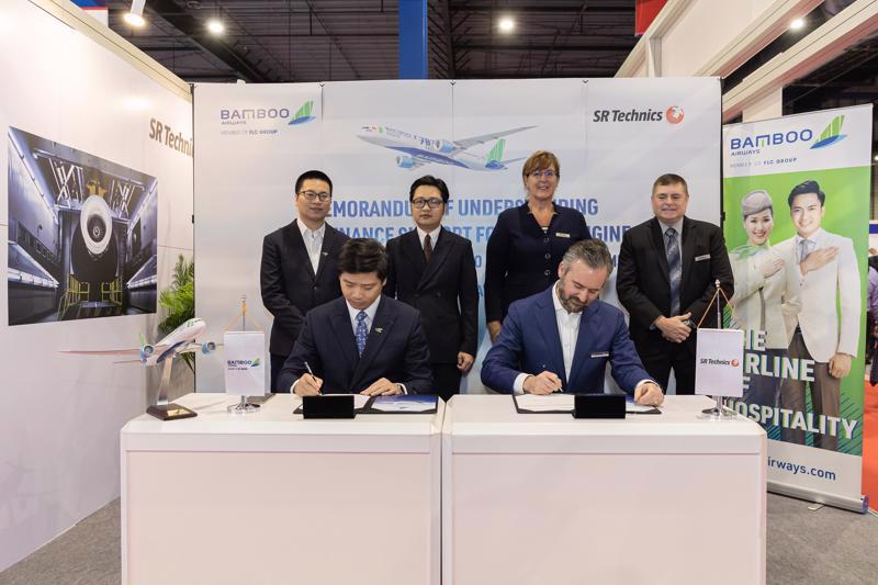 Representatives at the signing of the SR Technics deal. Source: VnEconomy