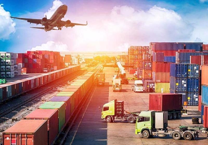 Trao đổi thương mại hàng hóa của Việt Nam với châu Á chiếm tỷ trọng cao nhất với 63,3% trong tổng trị giá xuất nhập khẩu của cả nước.