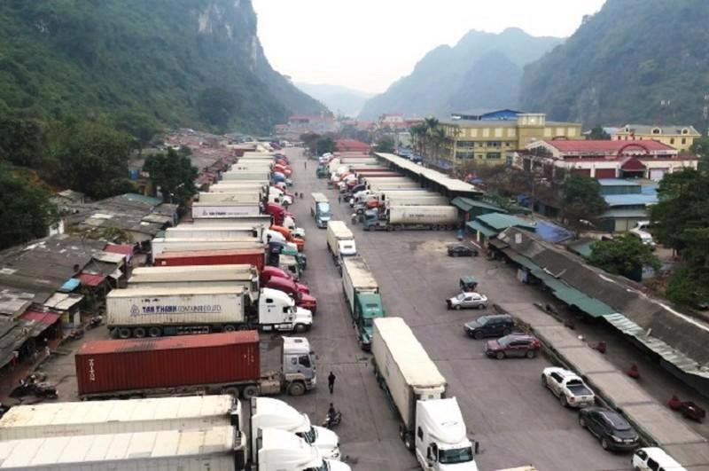 Hơn 5.300 phương tiện đang "ùn ứ" tại các cửa khẩu tỉnh Lạng Sơn,  nhiều nhất tại cửa khẩu Cốc Nam, Hữu Nghị và ga Đồng Đăng.