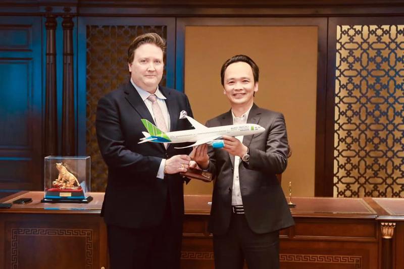 Đại sứ Mỹ Marc Knapper và Chủ tịch Tập đoàn FLC, Chủ tịch Bamboo Airways Trịnh Văn Quyết trong khuôn khổ buổi gặp mặt.