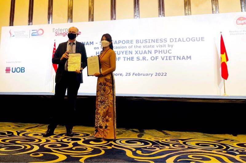 The MOU cooperation ceremony between VIETSTAR and SMU was held on February 25 in Singapore in the presence of the two countries' senior leaders.