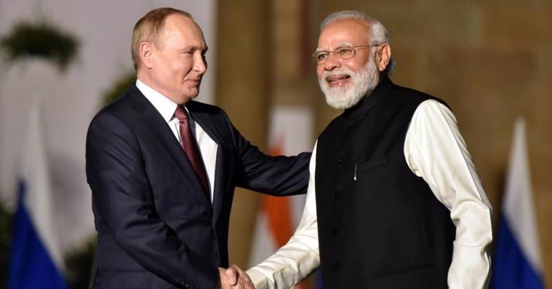 Tổng thống Nga Vladimir Putin (trái) và Thủ tướng Ấn Độ Narendra Modi trong một lần gặp.
