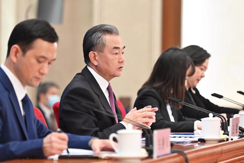 Bộ trưởng Bộ Ngoại giao Trung Quốc Vương Nghị tại một cuộc họp báo ở Bắc Kinh hôm 7/3 - Ảnh: Getty Images