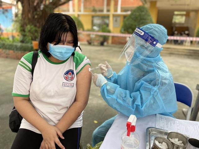 Tại Việt Nam trẻ từ 5-11 tuổi đang được Bộ Y tế tích cực chuẩn bị tiêm vaccine phòng Covid-19 - Ảnh: sưu tầm