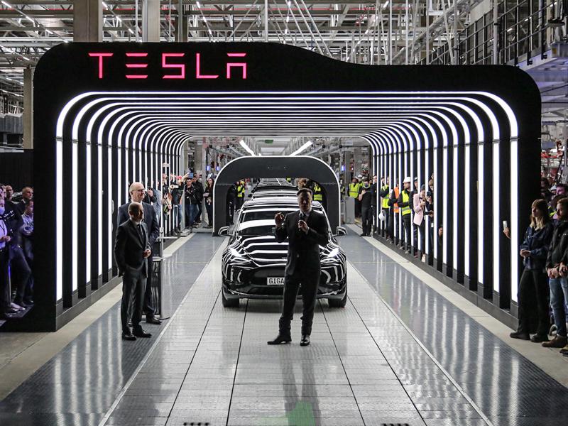 Elon Musk tham dự buổi khai trương sản xuất tại Tesla Gigafactory ở Gruenheide, Đức, vào ngày 22 tháng 3. Ảnh: Bloomberg