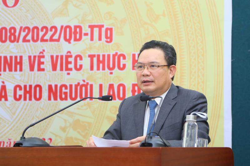 Thứ trưởng Bộ Lao động - Thương binh và Xã hội Lê Văn Thanh chủ trì họp báo. 