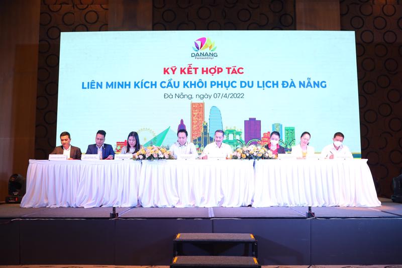 Lễ ký kết hợp tác Liên minh kích cầu du lịch Đà Nẵng 2022