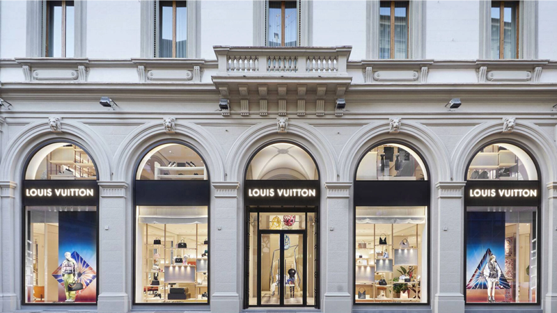 Advertising Vietnam  LVMH ĐANG THỐNG TRỊ NGÀNH CÔNG NGHIỆP XA XỈ TOÀN CẦU  Năm ngoái Louis Vuitton thuộc tập đoàn LVMH đã cán mốc doanh thu 20 tỷ  USD trở thành