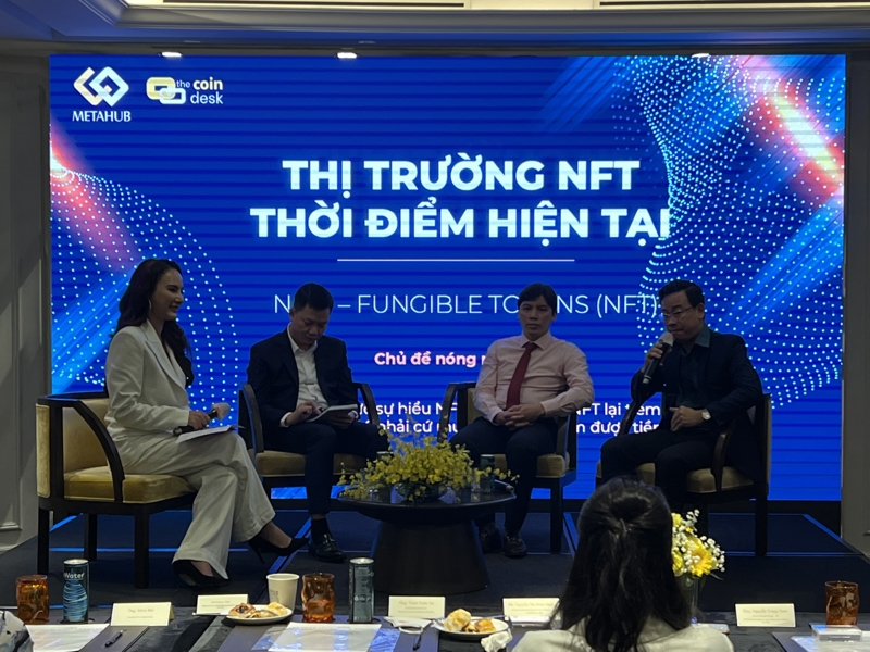 Các diễn giả tại Toạ đàm “Cơ hội phát triển Kinh tế số quốc gia và khát vọng hùng cường” sáng 19/4.