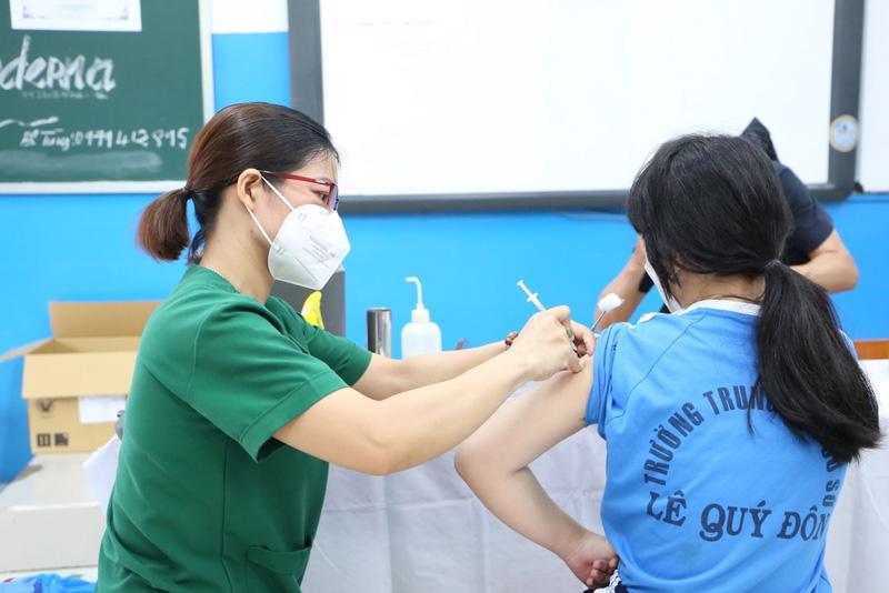 Tiêm vaccine cho trẻ dưới 12 tuổi tại TP. Hồ Chí Minh. 