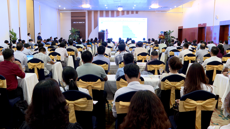 Toàn cảnh Hội nghị “Chuyển đổi số cho doanh nghiệp nhỏ và vừa tỉnh Ninh Thuận: Cơ hội, thách thức và Giải pháp”.