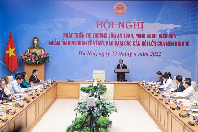 Thủ tướng Chính phủ Phạm Minh Chính chủ trì hội nghị chiều ngày 22/4/2022.