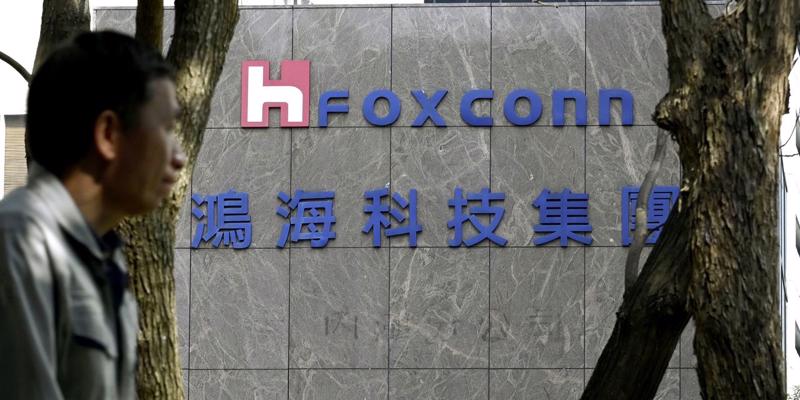 Foxconn dừng hoạt động tại 2 nhà máy ở Côn Sơn sau khi phát hiện các ca nhiễm Covid-19 - Ảnh: AP