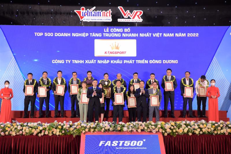 Buổi lễ công bố bảng xếp hạng FAST500 - Top 500 doanh nghiệp tăng trưởng nhanh nhất Việt Nam năm 2022.