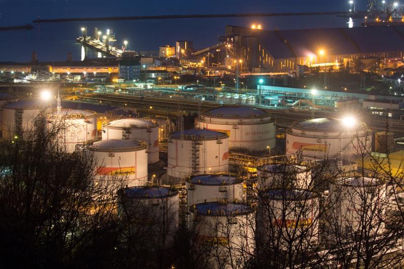 Rosneft là tập đoàn dầu mỏ quốc doanh lớn nhất tại Nga - Ảnh: AP