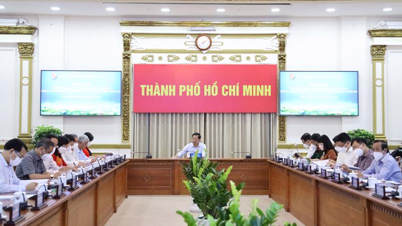 Ủy viên Ban Chấp hành Trung ương Đảng, Phó Bí thư Thường trực Thành ủy, Chủ tịch UBND TPHCM Phan Văn Mãi chủ trì phiên họp chiều 26/4.