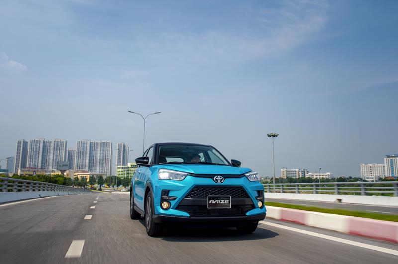 Toyota Raize là mẫu SUV đô thị cỡ nhỏ được bán tại thị trường Việt Nam từ cuối năm 2021 với mức giá từ 527 - 535 triệu đồng