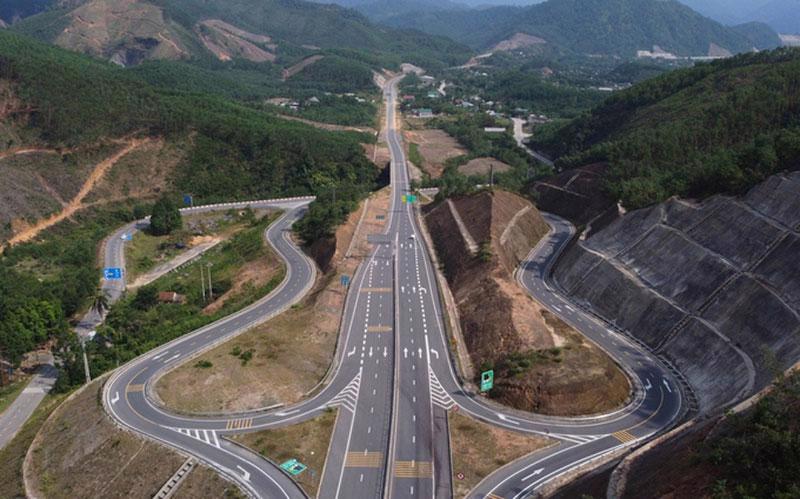  Ba dự án đường bộ cao tốc Châu Đốc - Cần Thơ - Sóc Trăng; Khánh Hòa - Buôn Ma Thuột; Biên Hòa - Vũng Tàu được đề xuất đầu tư công toàn bộ.