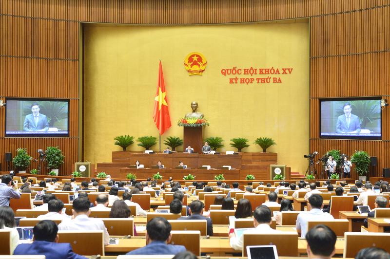 Quốc hội thảo luận ở hội trường về dự kiến Chương trình xây dựng luật, pháp lệnh năm 2023, điều chỉnh Chương trình xây dựng luật, pháp lệnh năm 2022 - Ảnh: Quochoi.vn