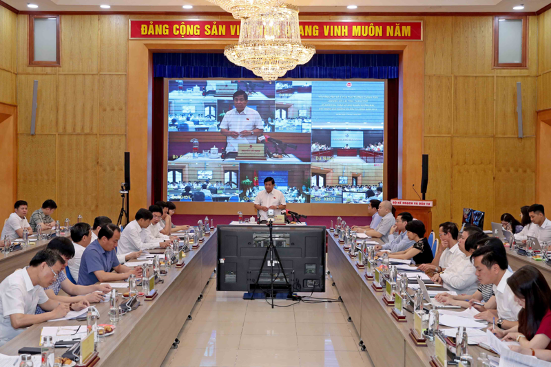 Toàn cảnh Cuộc họp do Bộ trưởng Bộ Kế hoạch và Đầu tư Nguyễn Chí Dũng - Tổ trưởng tổ công tác số 5 chủ trì.