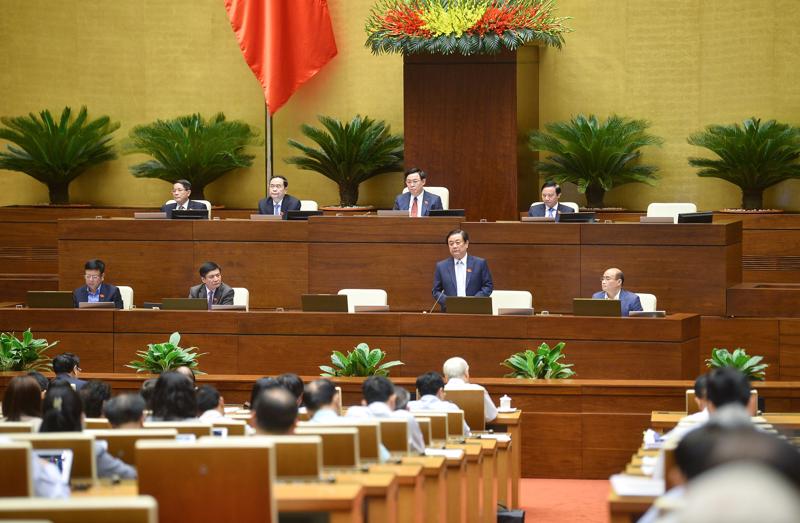 Bộ trưởng Bộ Nông nghiệp và Phát triển nông thôn Lê Minh Hoan trả lời chất vấn của các đại biểu Quốc hội chiều 7/6 - Ảnh: Quochoi.vn