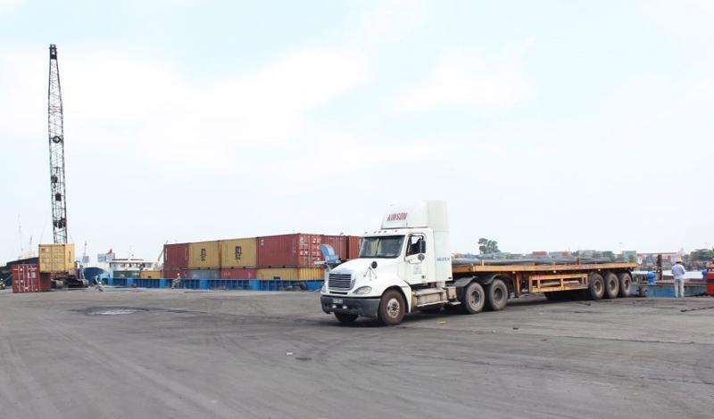 Theo Quyết định 706/QĐ-BGTVT, cảng thủy nội địa Long Bình được tiếp nhận tàu tải trọng đến 5.000 tấn ở cả ba cầu cảng số 1, 2 và 3.