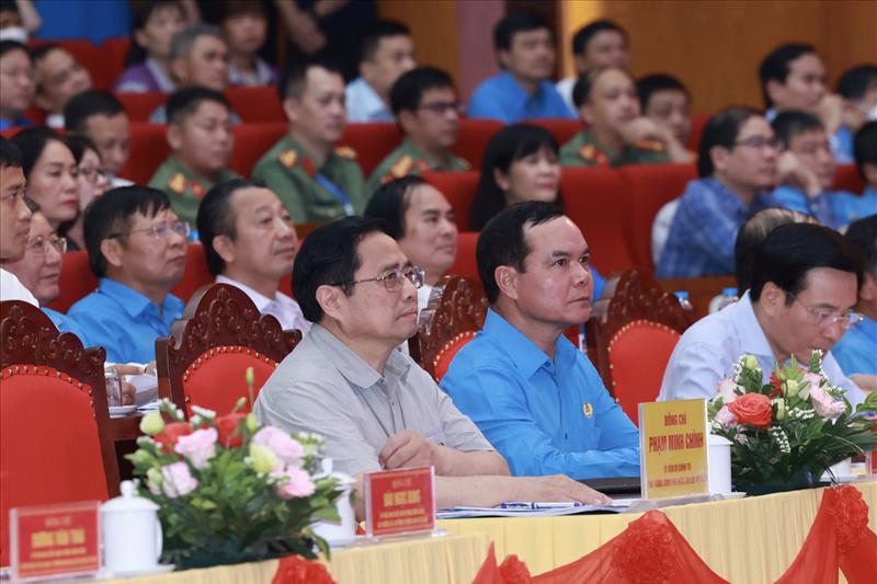 Thủ tướng Chính phủ Phạm Minh Chính dự Chương trình đối thoại với công nhân tại Bắc Giang sáng 12/6. Ảnh - Hải Nguyễn. 
