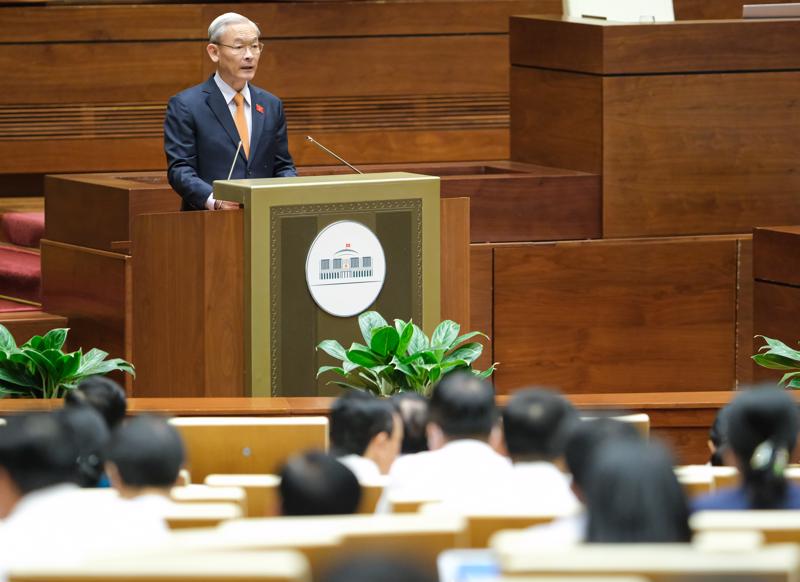 Chủ nhiệm Ủy ban Tài chính, Ngân sách của Quốc hội Nguyễn Phú Cường trình bày báo cáo giải trình, tiếp thu, chỉnh lý dự thảo Nghị quyết về phê chuẩn quyết toán ngân sách nhà nước năm 2020.