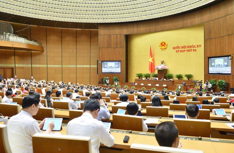 Toàn cảnh phiên họp ngày 16/6, Quốc hội thông qua Nghị quyết về chủ trương đầu dự án đầu tư xây dựng đường Vành đai 4 - vùng Thủ đô Hà Nội và đường Vành đai 3 TP.HCM - Ảnh: Quochoi.vn