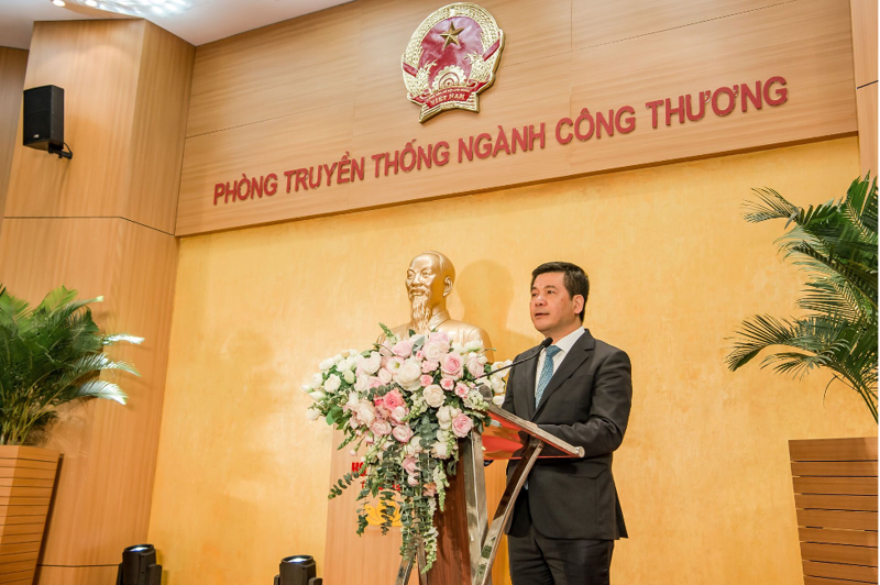 Bộ trưởng Bộ Công Thương Nguyễn Hồng Diên phát biểu tại lễ khánh thành.