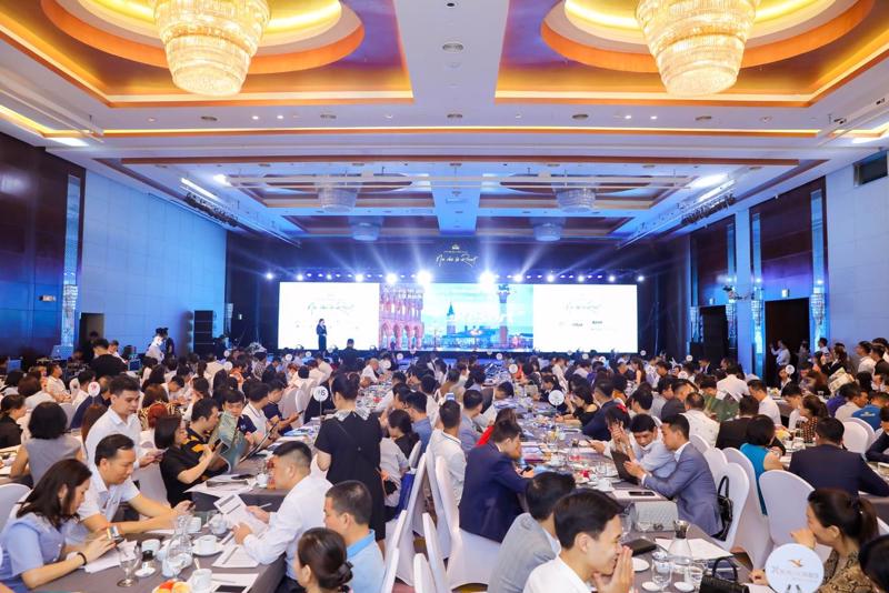 Sự kiện lan toả tinh thần HomeResort tại Hà Nội thu hút hơn 500 khách hàng tham dự.