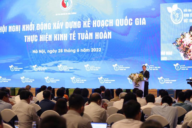 Minister of Natural Resources and Environment Tran Hong Ha at the June 28 conference. Photo: VnEconomy