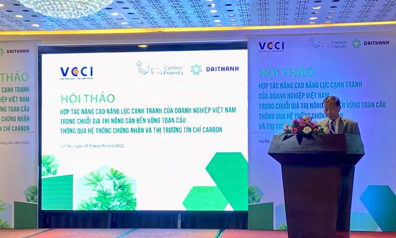 Ông Hoàng Quang Phòng, Phó Chủ tịch VCCI phát biểu khai mạc hội thảo. 