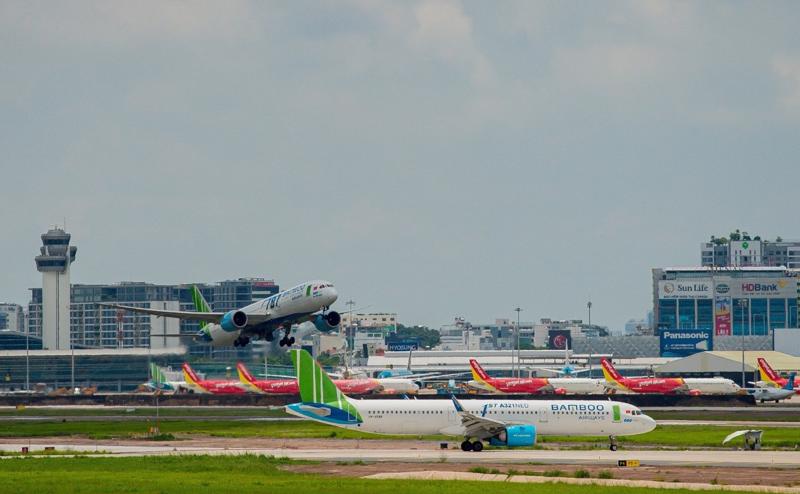 Các hãng hàng không Việt Nam đang nỗ lực tăng cường khai thác, đáp ứng nhu cầu đi lại tăng vọt của người dân trong cao điểm hè (Ảnh: Vũ Thế Sơn).