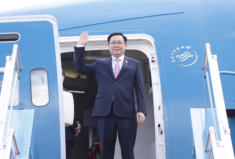 Chủ tịch Quốc hội Vương Đình Huệ về đến Hà Nội, kết thúc tốt đẹp chuyến thăm chính thức hai nước châu Âu - Ảnh: Quochoi.vn