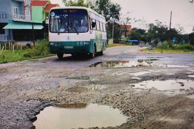 Quốc lộ 14E đoạn qua tỉnh Quảng Nam bị xuống cấp trầm trọng