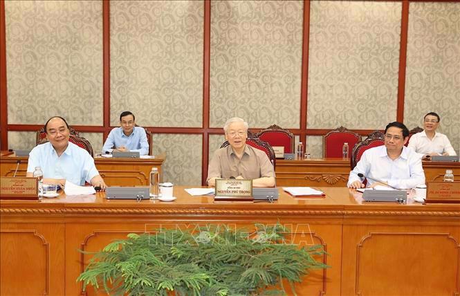 Party General Secretary Nguyen Phu Trong (center) at the meeting.