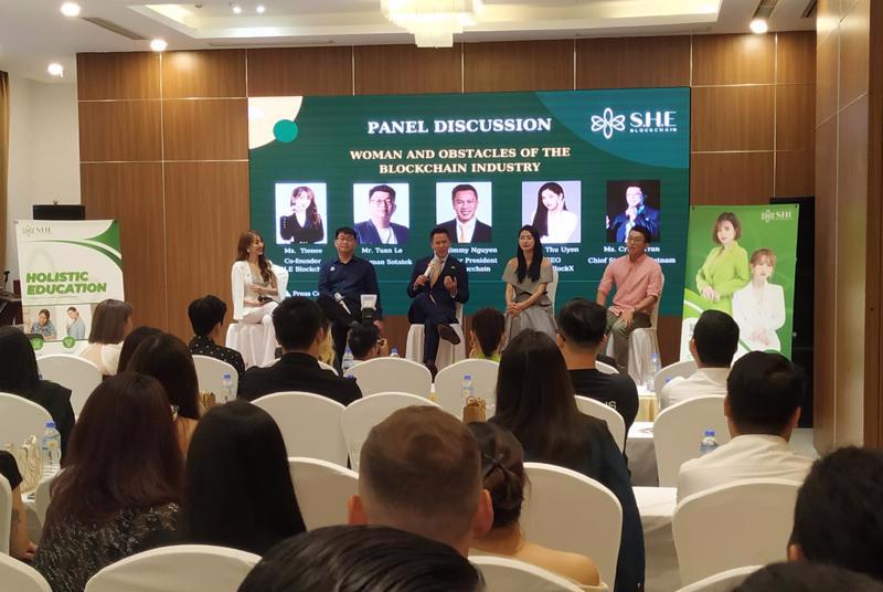 A seminar at the launch of S.H.E Blockchain on July 12. Source: VnEconomy