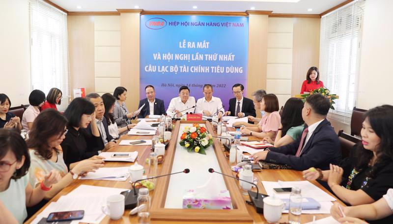 The launch ceremony and conference of the Consumer Finance Club. Photo: VnEconomy