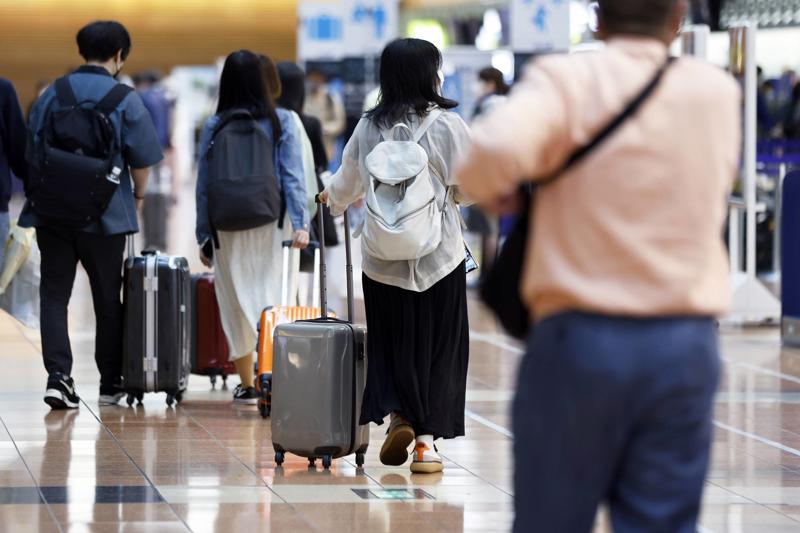 Nhật Bản đã mở cửa đón khách du lịch nước ngoài vào tháng trước. Ảnh: The Japan Times.