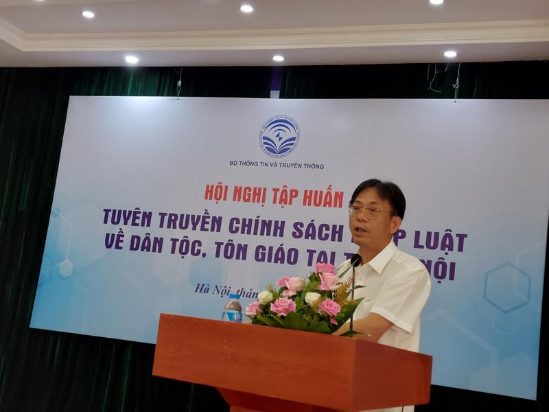 Ông Hồ Hồng Hà, Phó Vụ trưởng Vụ Pháp chế, Bộ Thông tin và Truyền thông phát biểu tại hội nghị.