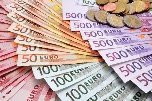 Sau 20 năm, mỗi Euro chưa đổi được một USD trong khi trước đó, giá trị trao đổi luôn cao hơn khoảng 20%