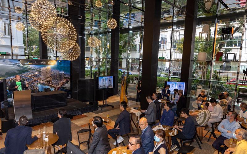 Sự kiện diễn ra tại Space Furniture Asia Hub, số 77 đường Bencoolen, Singapore với sự tham gia của hàng trăm nhà đầu tư quốc tế.