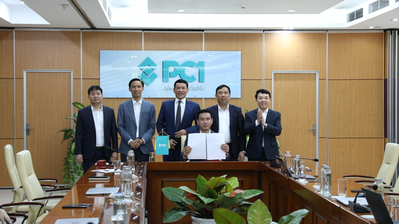 Leaders of the PC1 Group Joint Stock Company (PC1) at the signing ceremony. 