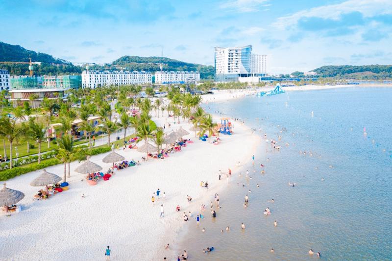 Bãi biển nhân tạo Dragon Beach đã khắc phục hoàn toàn vấn đề nước đục tại Đồ Sơn, thiết lập chuẩn nghỉ dưỡng mới tại miền Bắc.